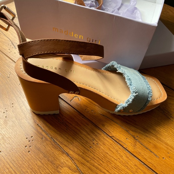 Madden girl. Super cute. Never worn new in box - Picture 2 of 7